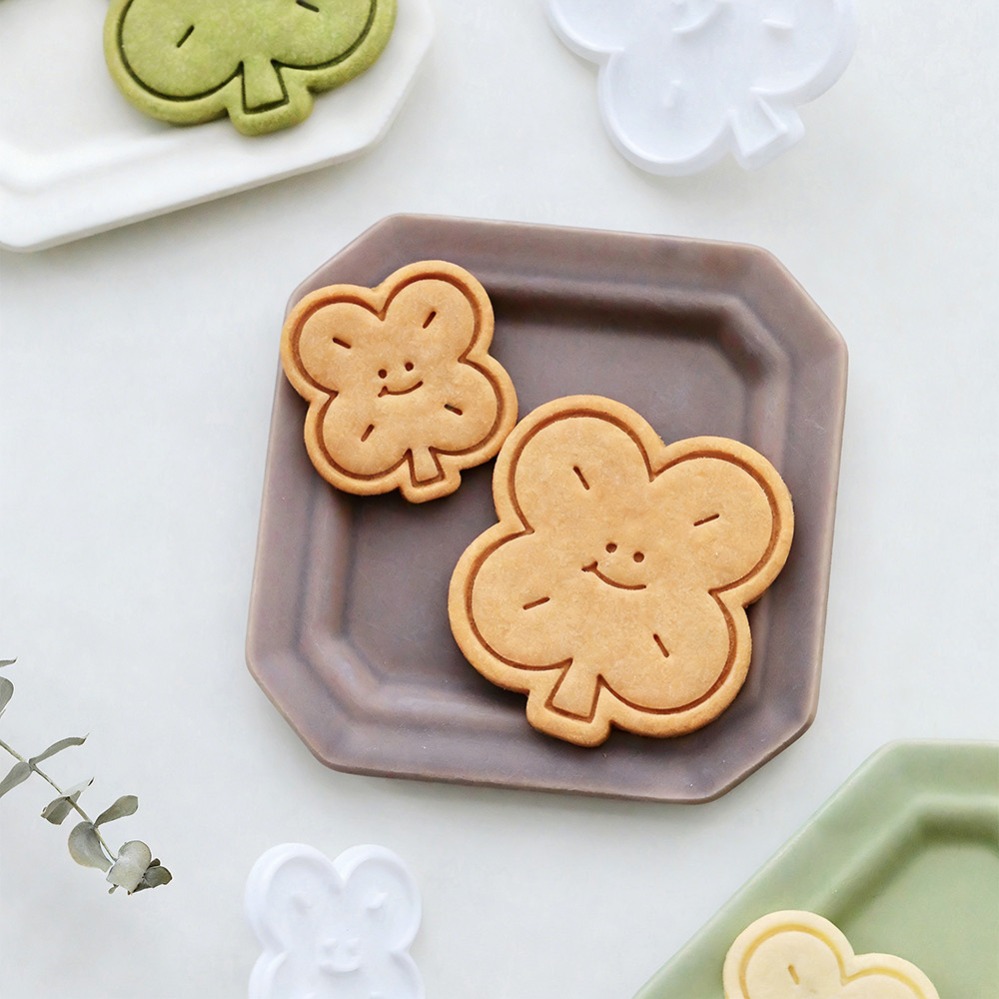 Lucky Four-Leaf Clover Cookie  - Commercial Kitchen Items recension och pris