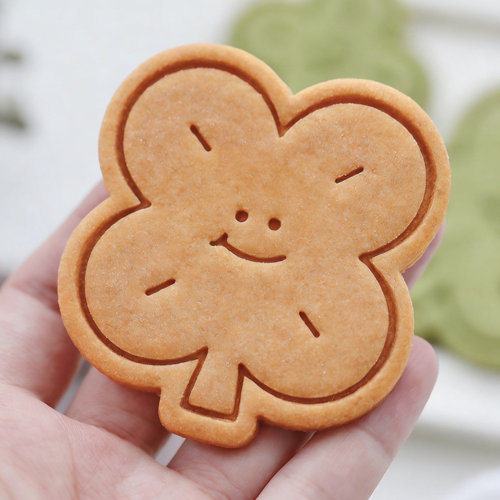 Lucky Four-Leaf Clover Cookie  - Commercial Kitchen Items recension och pris